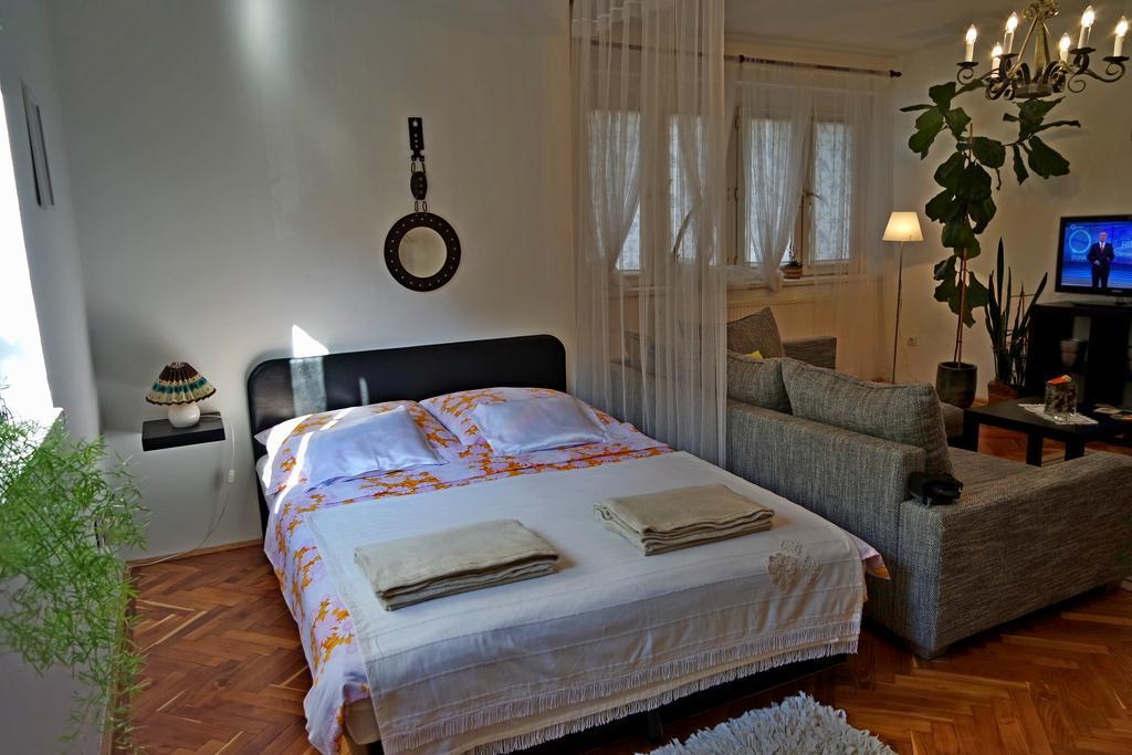 Belvarosi Studio Apartman Дьор Екстериор снимка